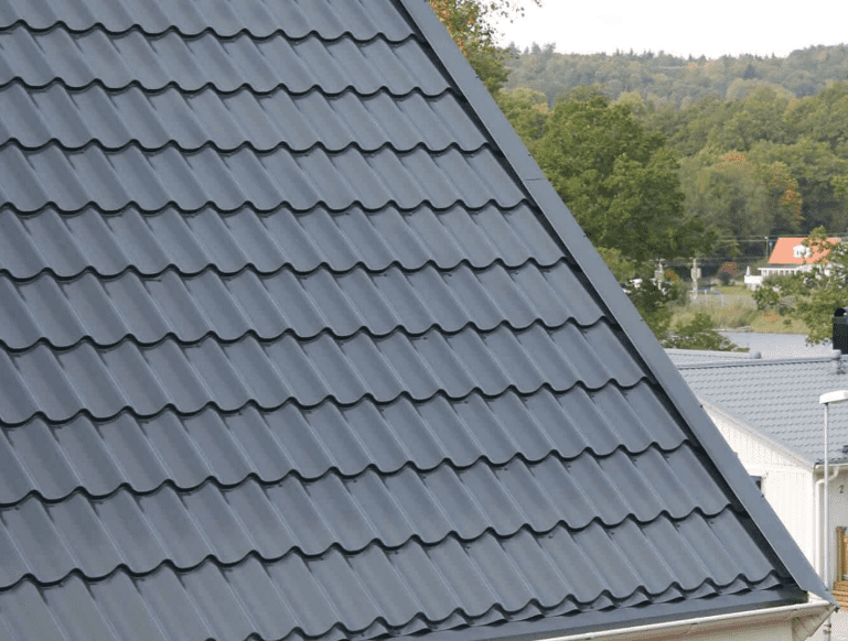 ProfilTech ståltagplader monteret på Villa