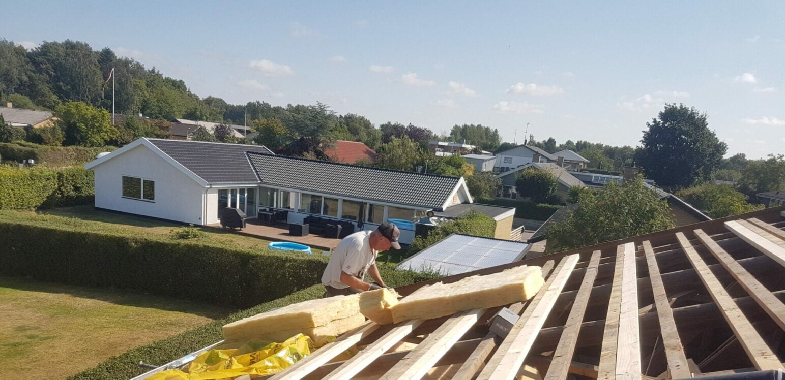 Efterisolering af loft i forbindelse med udskiftning af eternittag