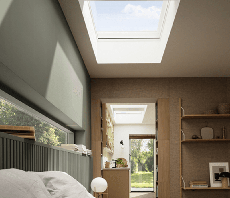 Få pris på VELUX Fladtagsvindue 3-lags med elektrisk styring inkl. montering i Stakroge